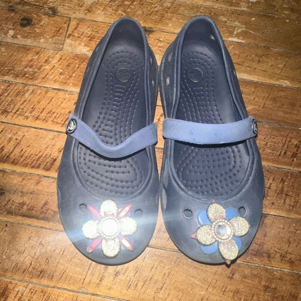 Crocs navy flower rubber gardening ortho kids 9 Mary Jane shoes